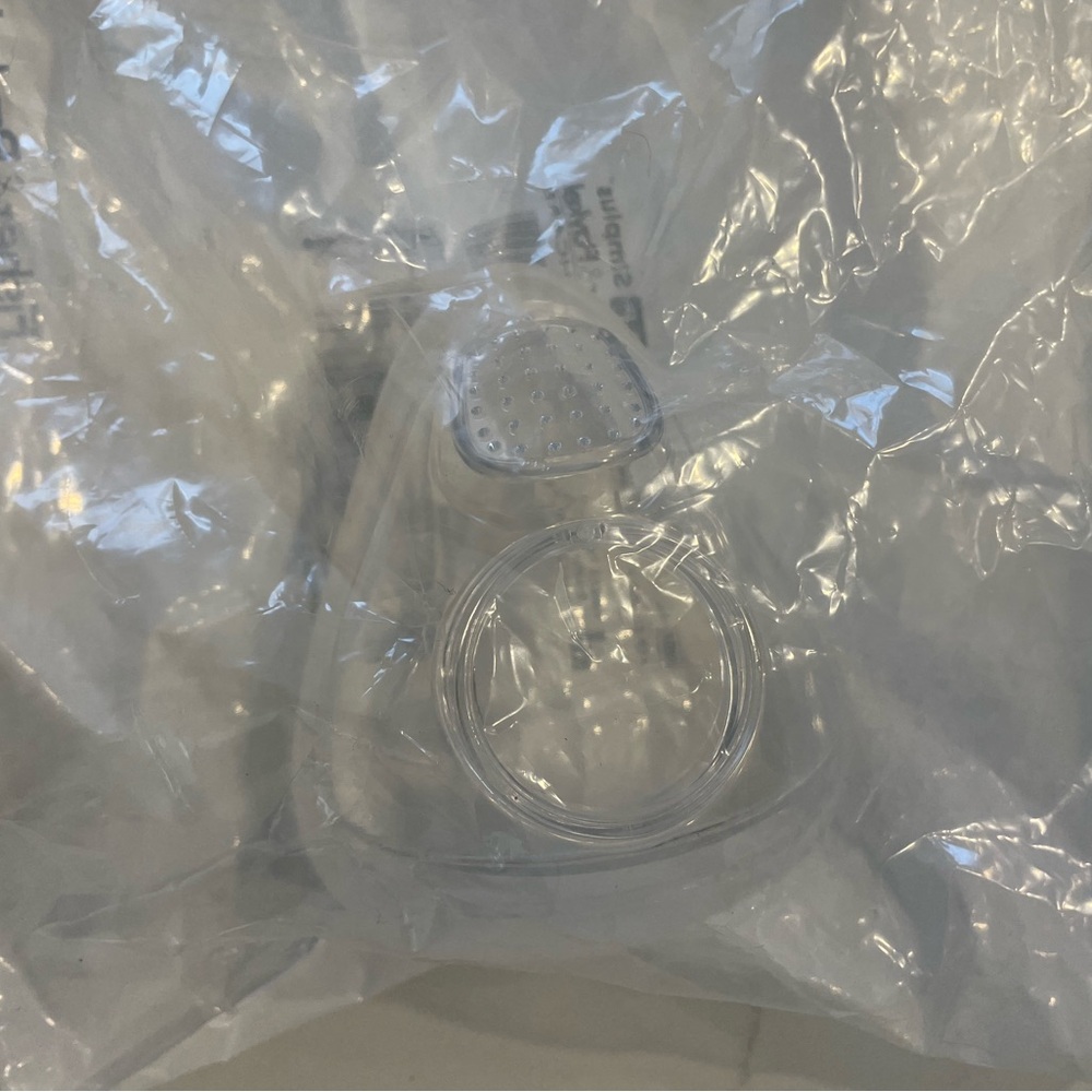 F & P Simplus Seal Medium 400HC580 Clear - Picture 2 of 3
